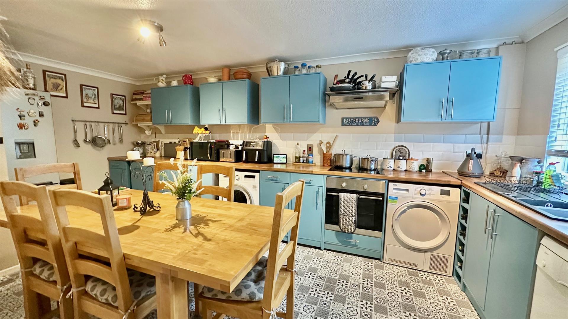 3 bed property in Buckingham Road, St. Leonards-On-Sea